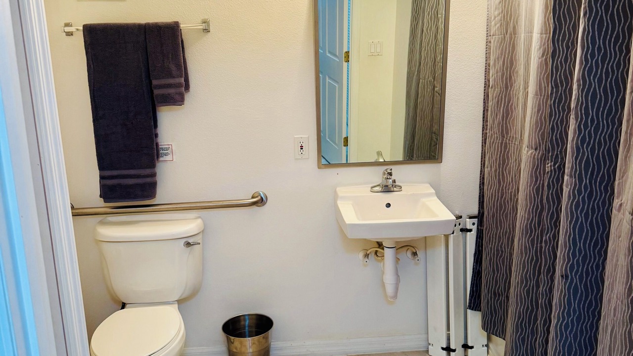 Photo of Bathroom in Lindfields