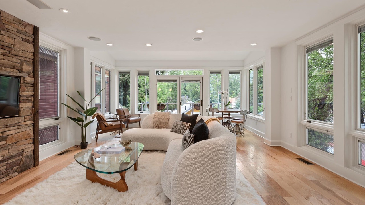 Photo of Livingroom in West End