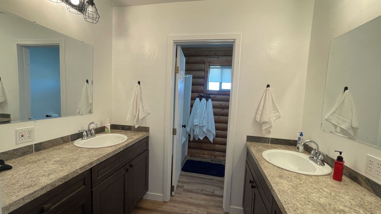 Photo of Bathroom in Roosevelt