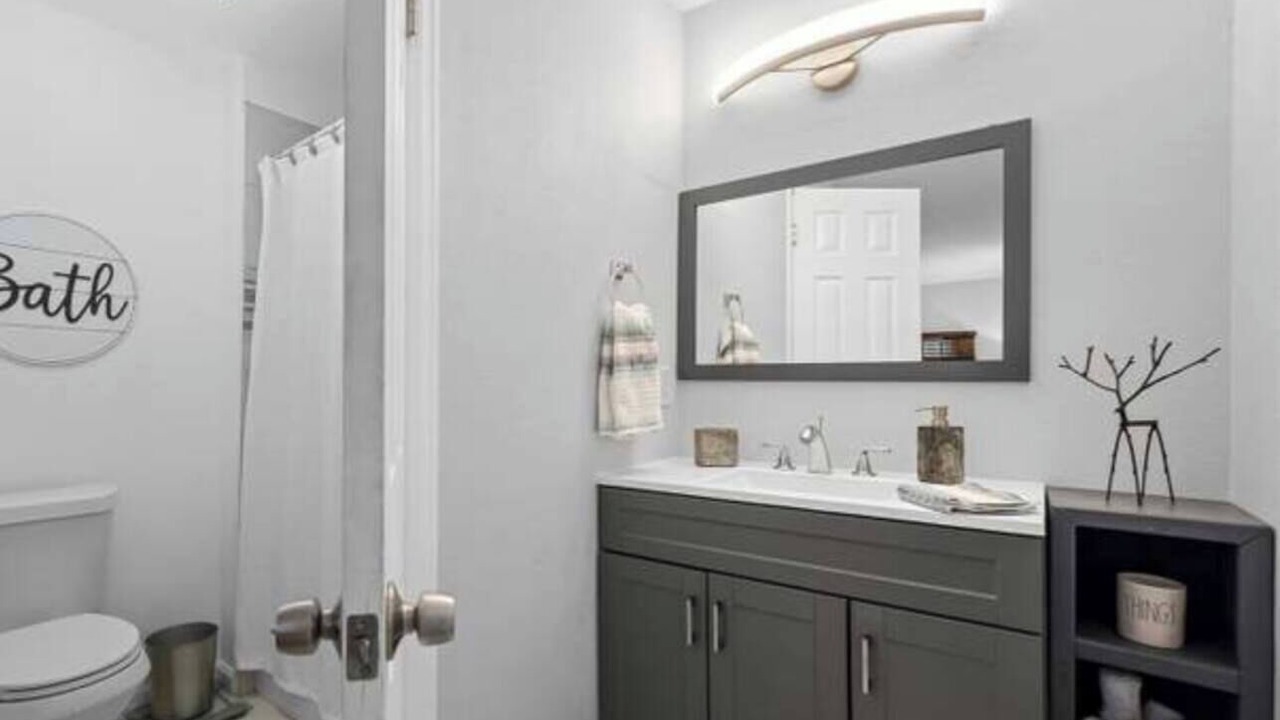 Photo of Bathroom in Dam East - West
