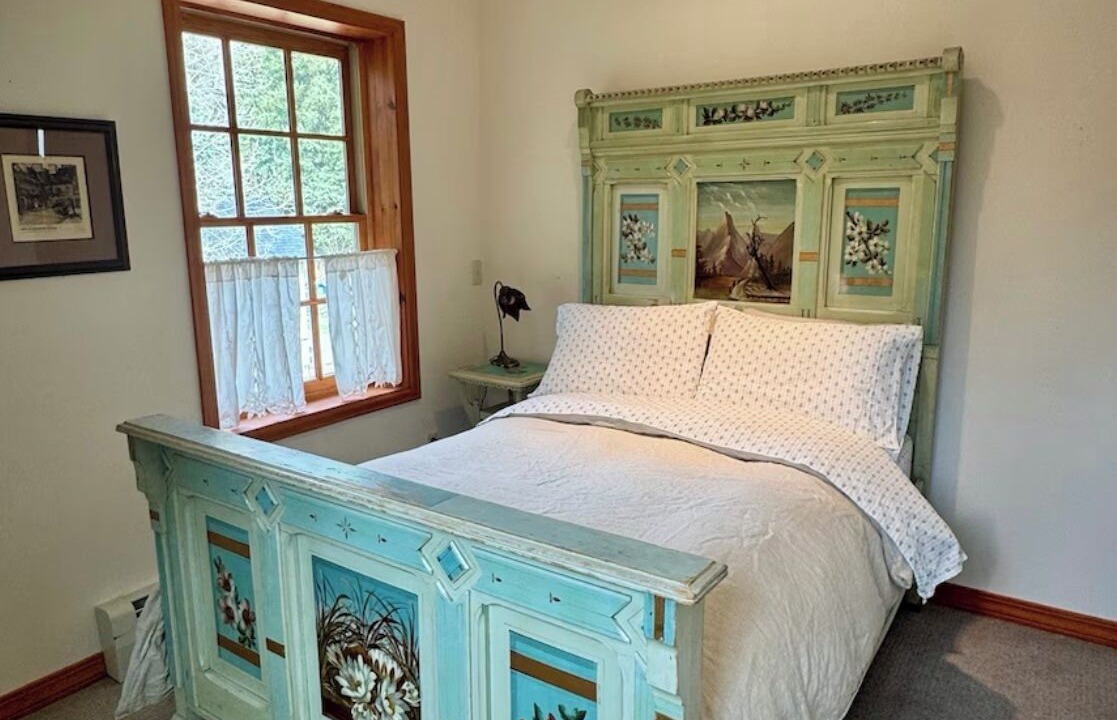 Photo of Bedroom in Redstone