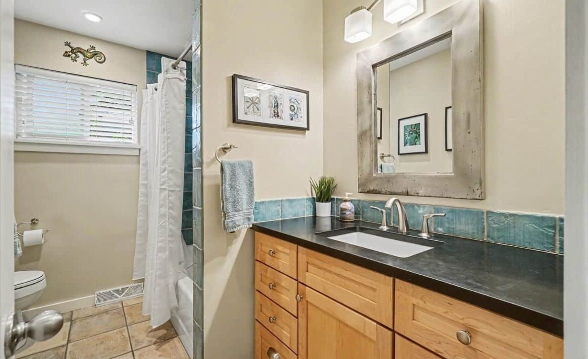Photo of Bathroom in Newlands
