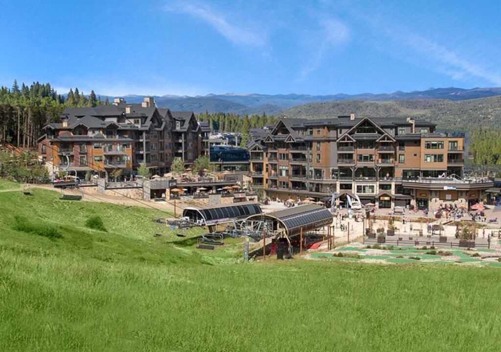 Photo of Outdoor in Peak 8