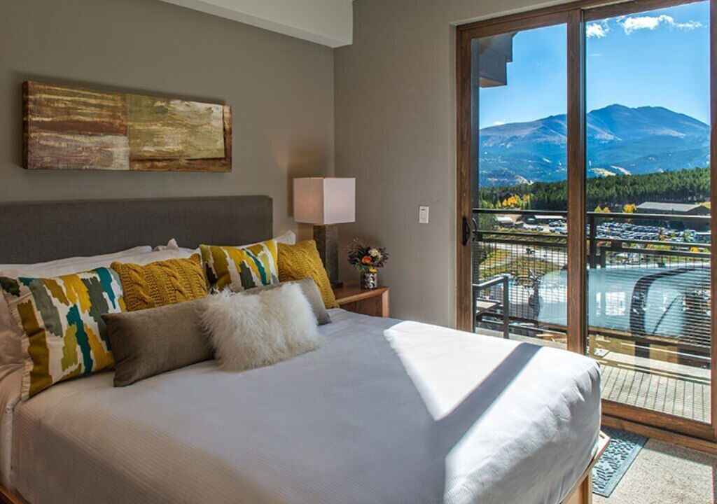 Photo of Bedroom in Peak 8