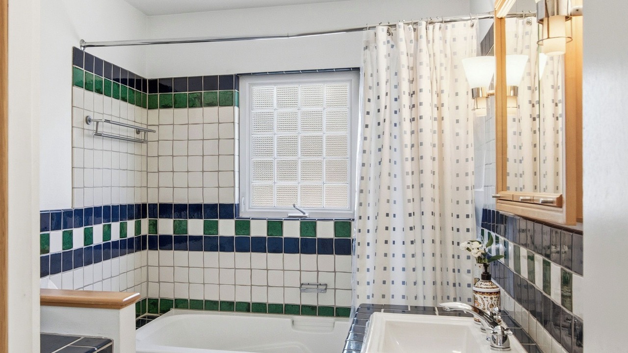 Photo of Bathroom in Old North Boulder