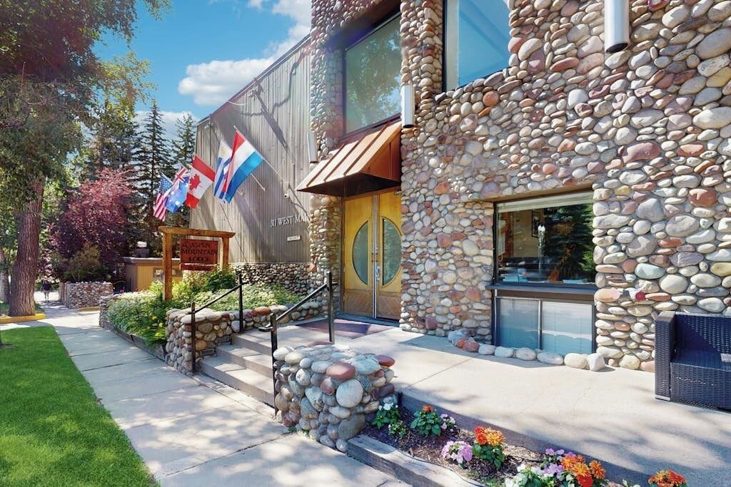 Photo of Outdoor in West End