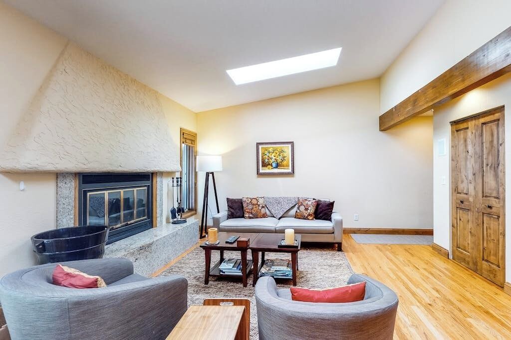 Photo of Livingroom in Intermountain
