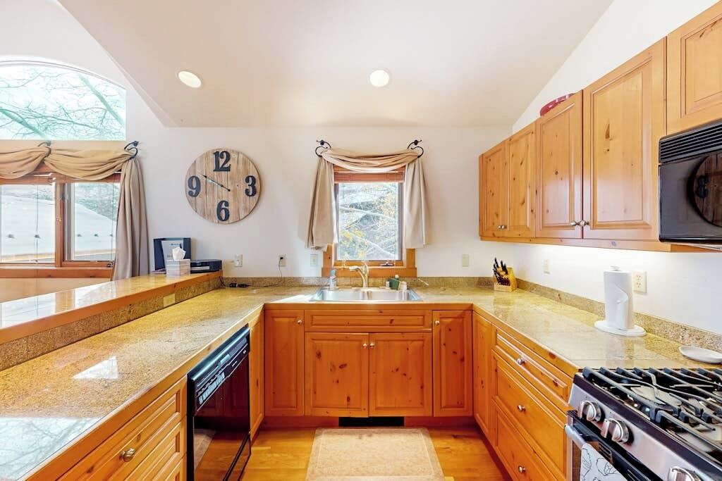 Photo of Kitchen in Edwards