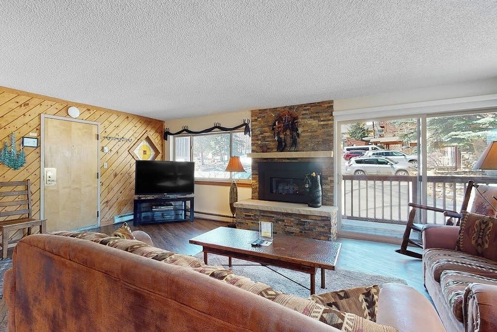 Photo of Livingroom in Four O'Clock