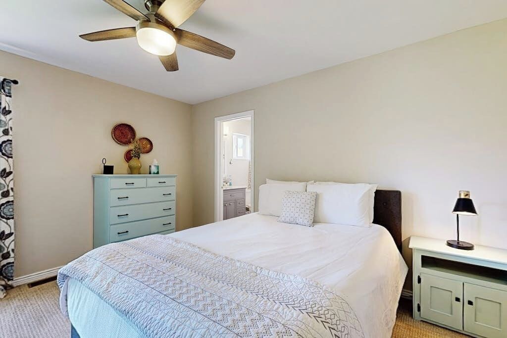 Photo of Bedroom in Edwards