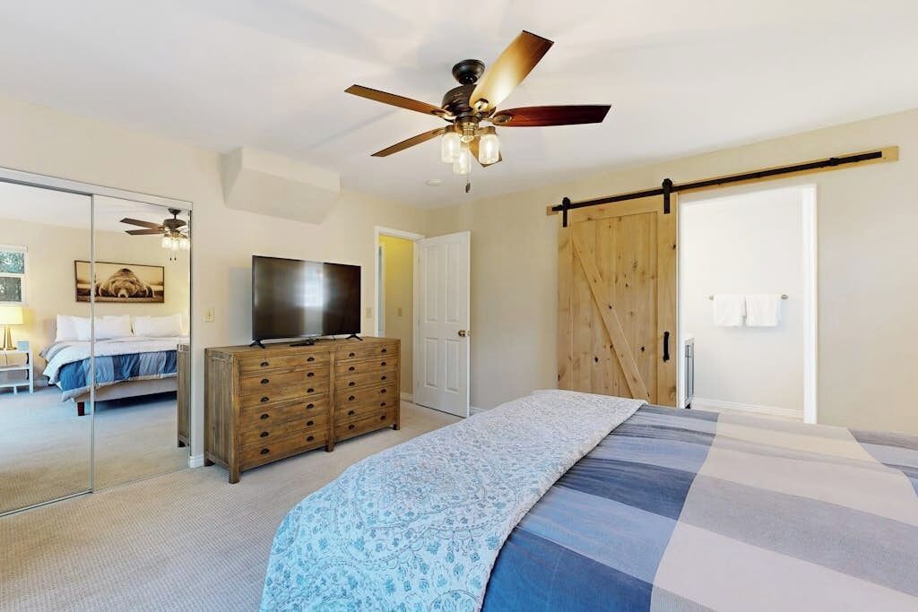 Photo of Bedroom in Edwards