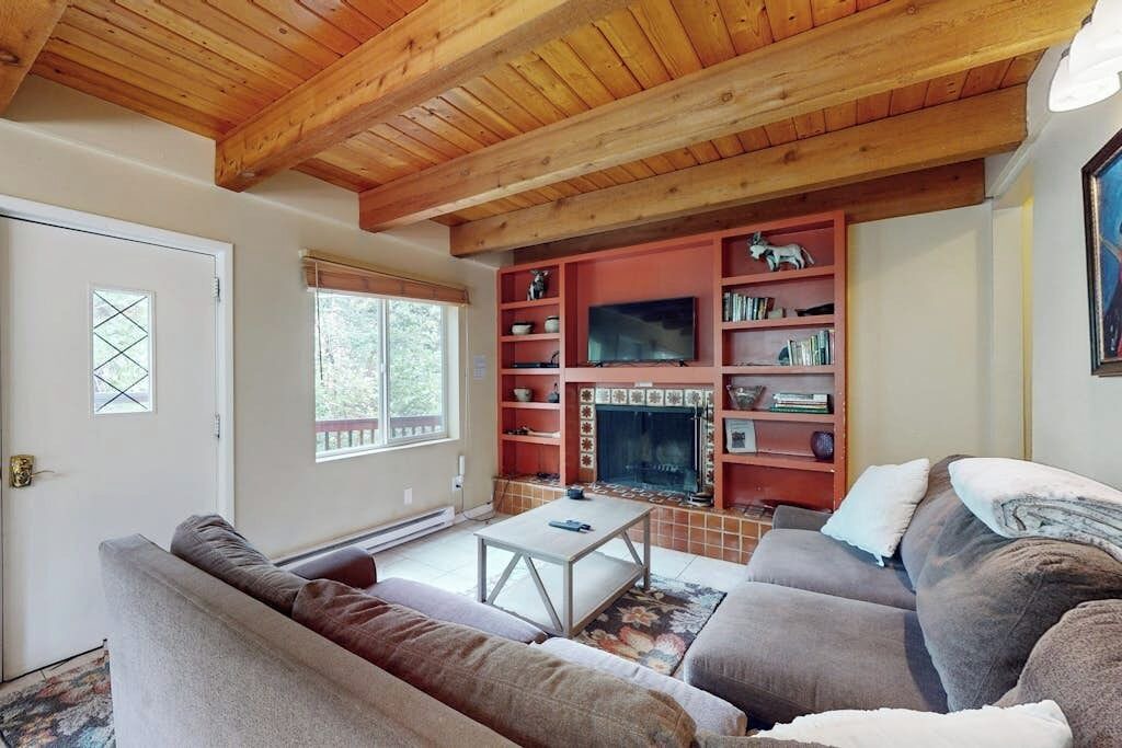 Photo of Livingroom in Intermountain