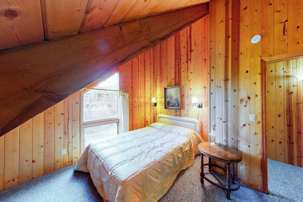Photo of Bedroom in Basalt