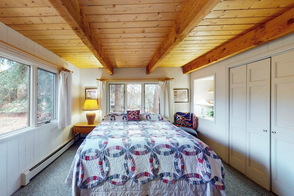 Photo of Bedroom in Basalt