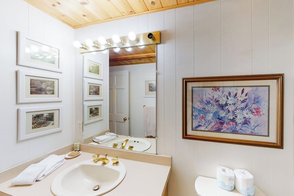 Photo of Bathroom in Basalt