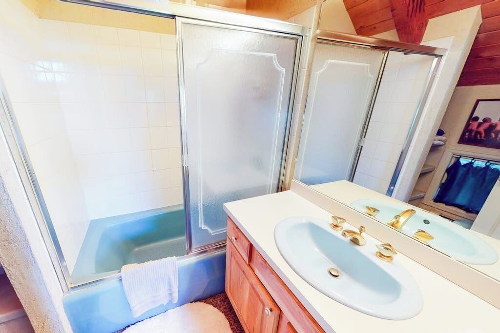 Photo of Bathroom in Basalt