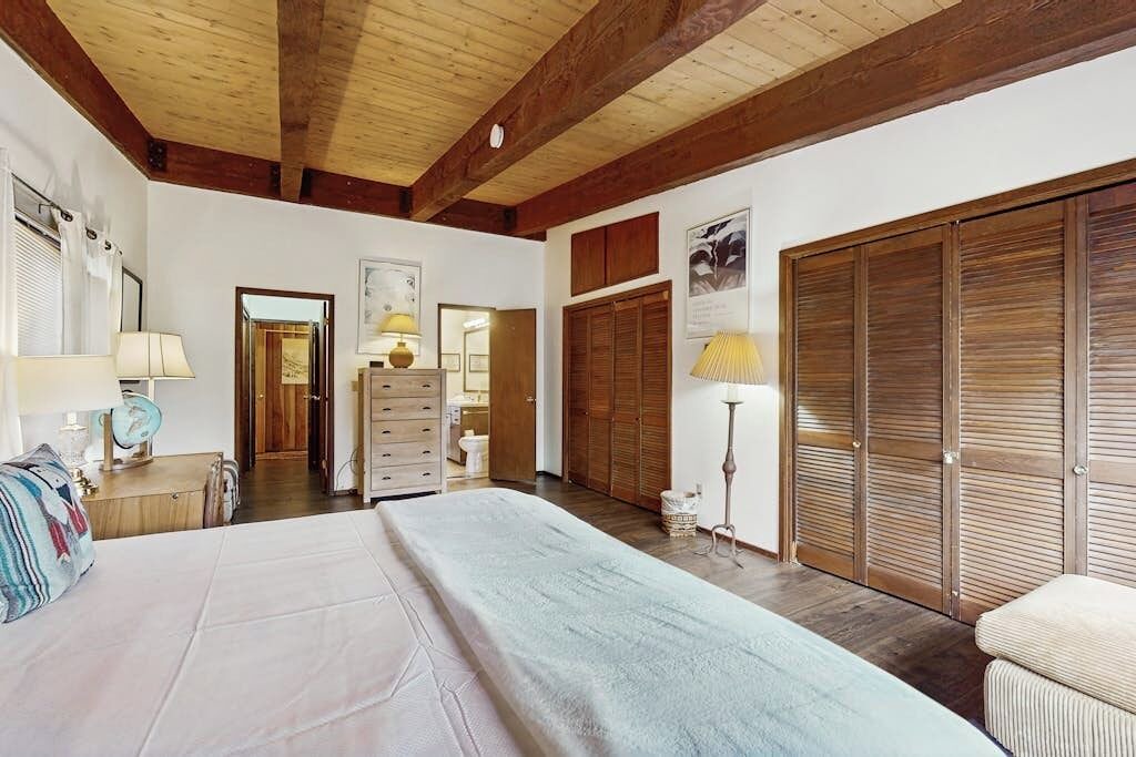Photo of Bedroom in Mountain Valley