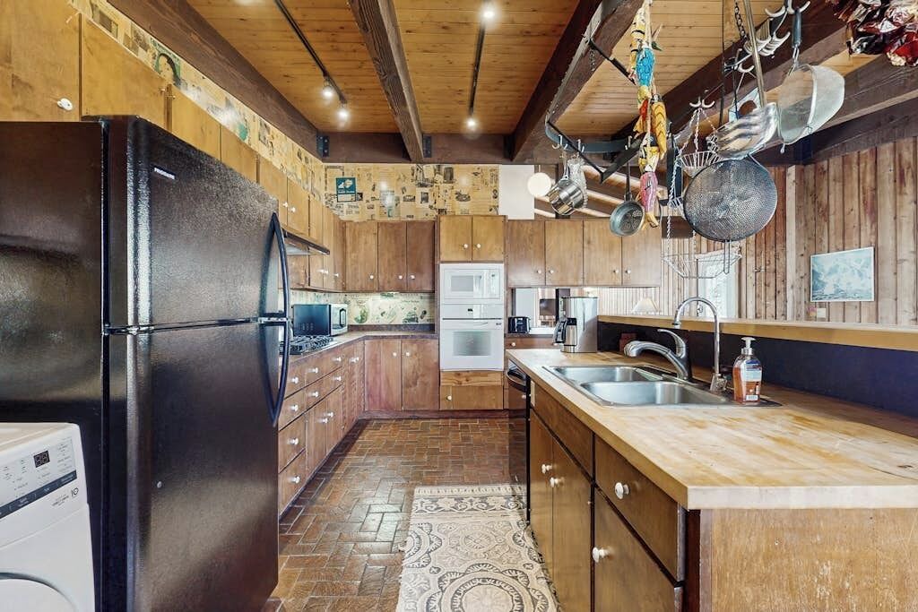 Photo of Kitchen in Mountain Valley