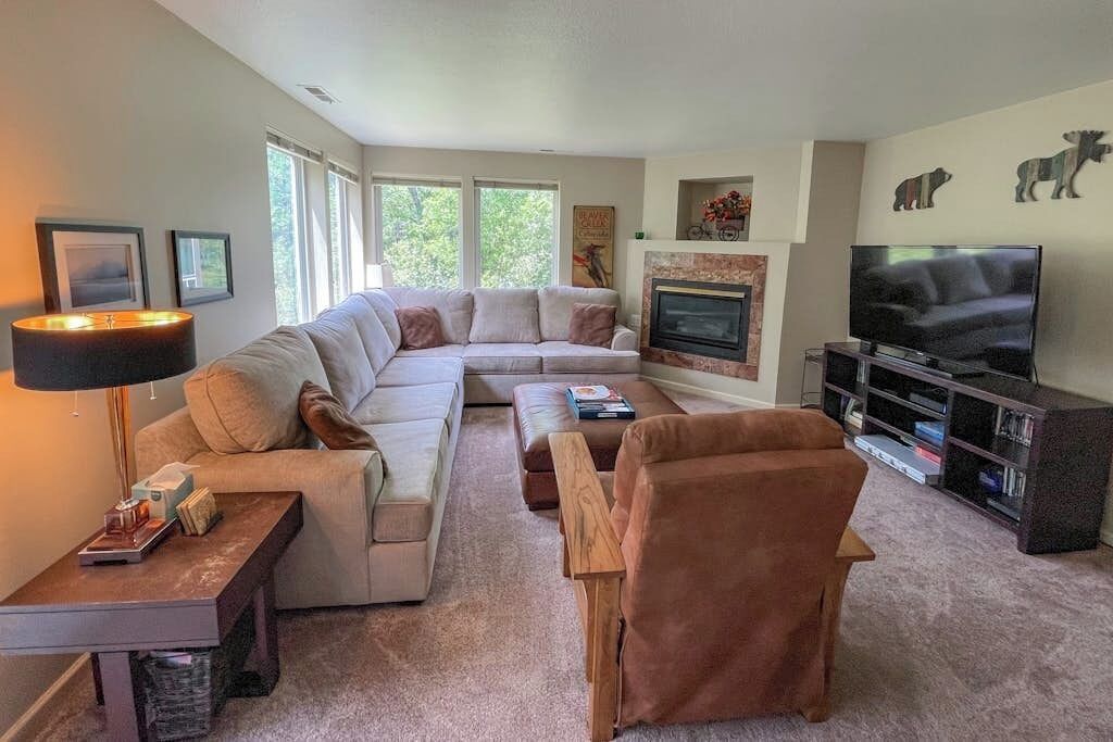 Photo of Livingroom in Avon