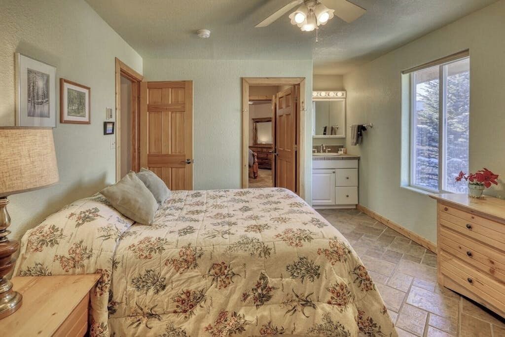 Photo of Bedroom in Del Norte