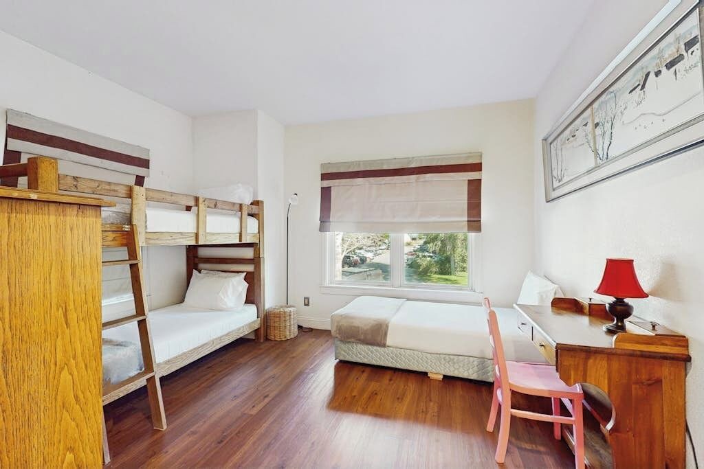 Photo of Bedroom in Basalt