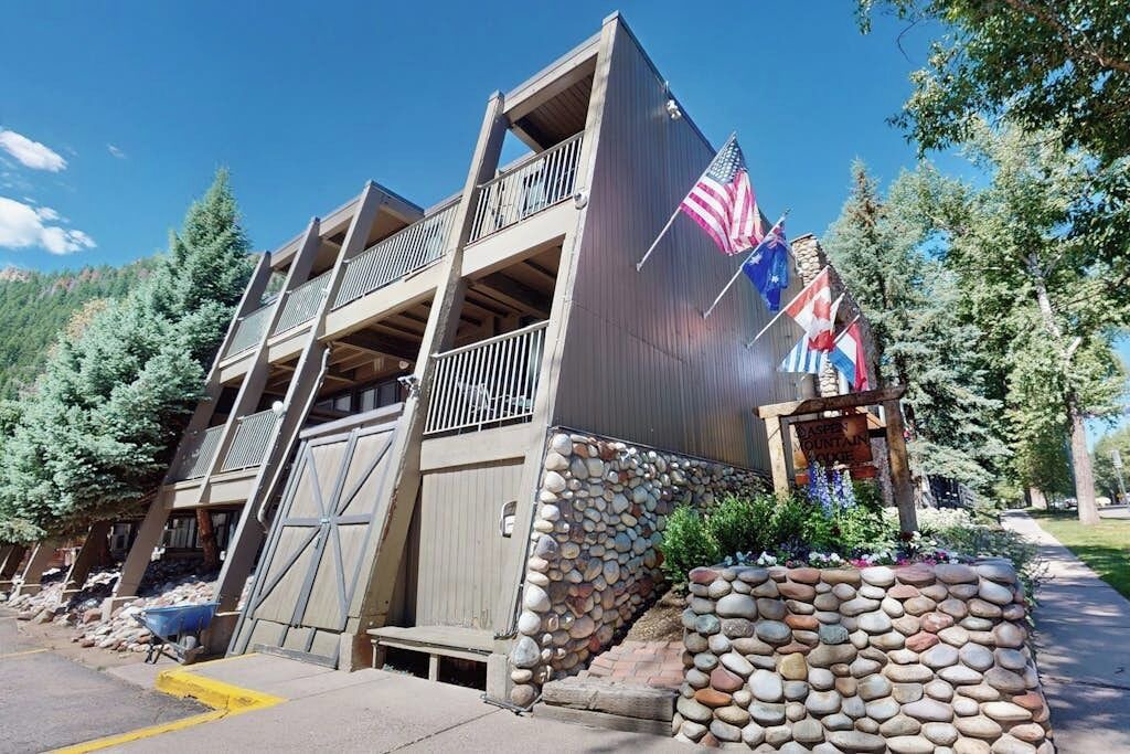 Photo of Outdoor in West End
