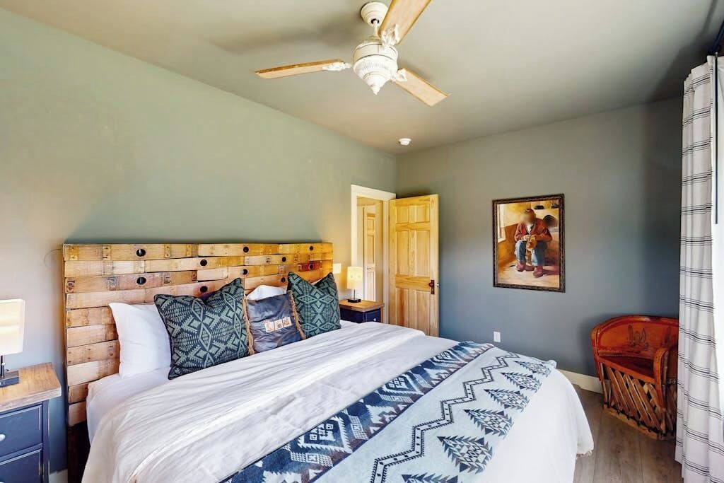 Photo of Bedroom in South Fork