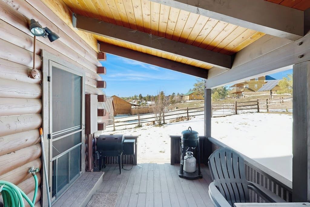 Photo of Patio Balcony in Lake Hatcher Park