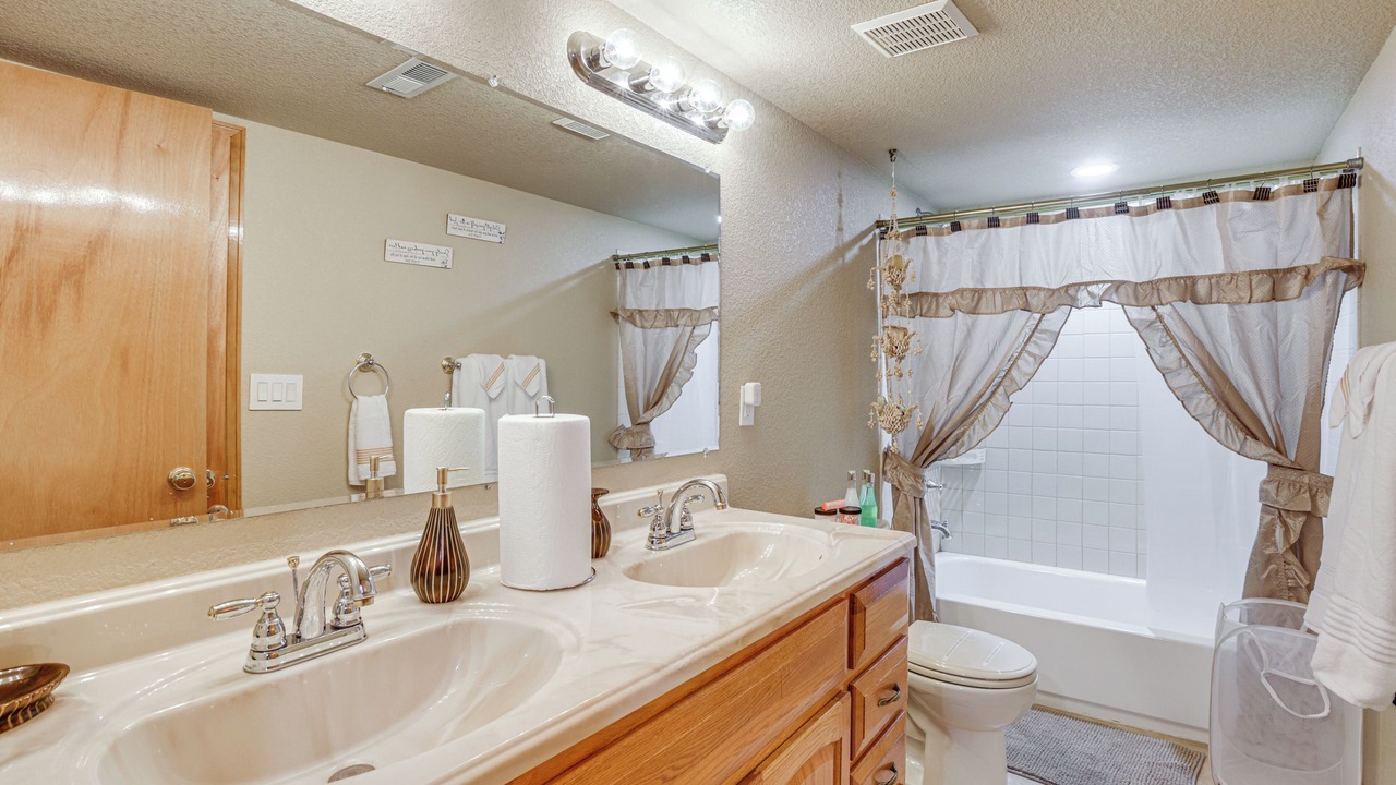 Photo of Bathroom in Aurora