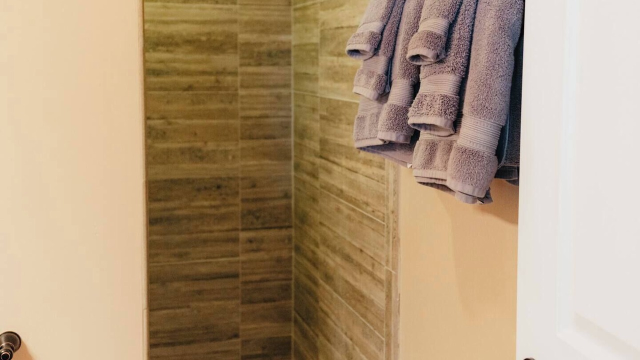 Photo of Bathroom in Silt