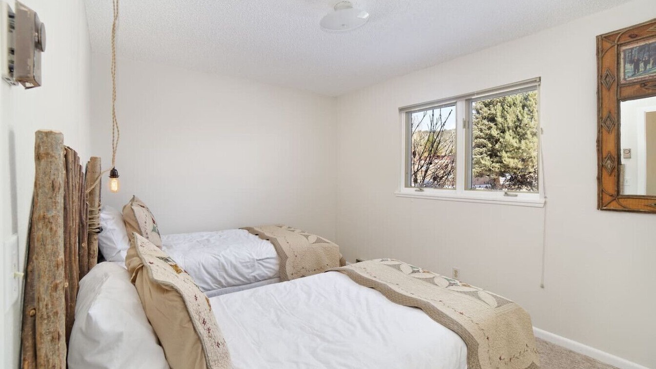 Photo of Bedroom in Carbondale