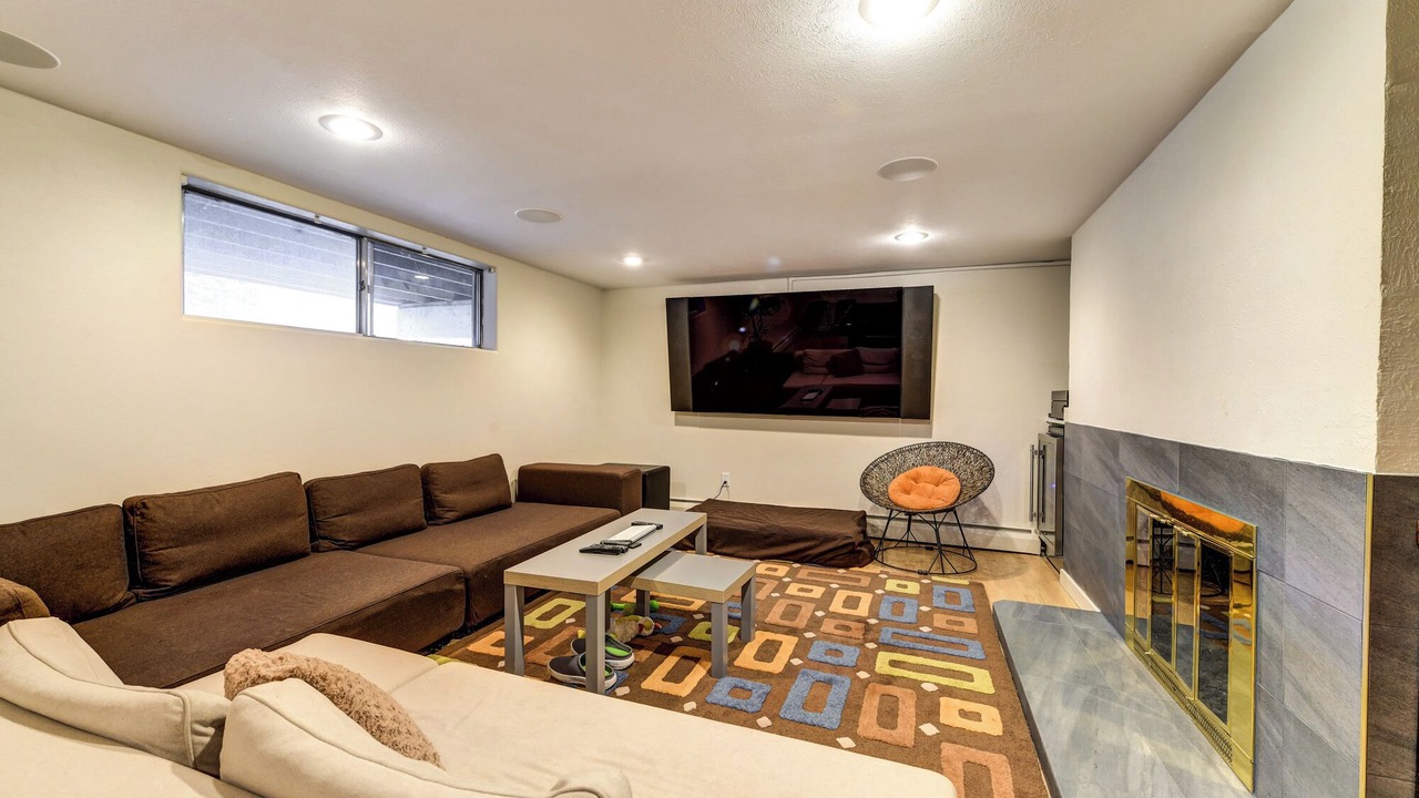Photo of Livingroom in Evergreen