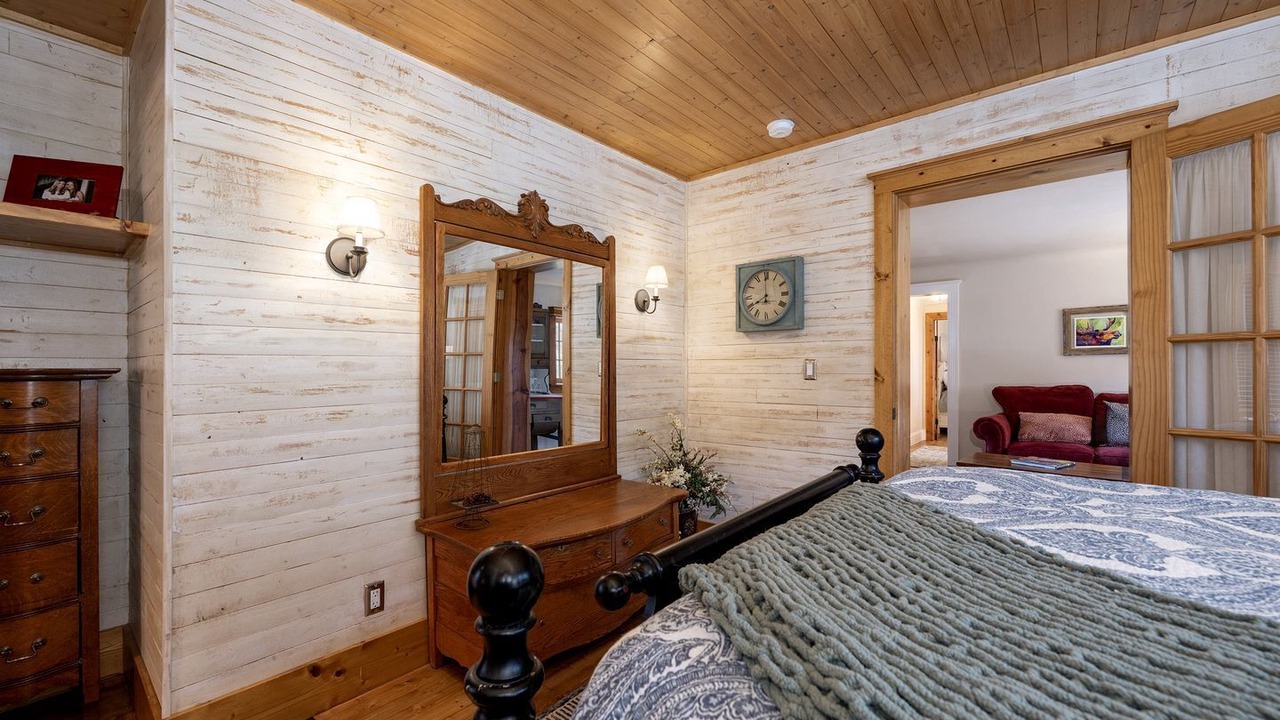 Photo of Bedroom in Grand Lake