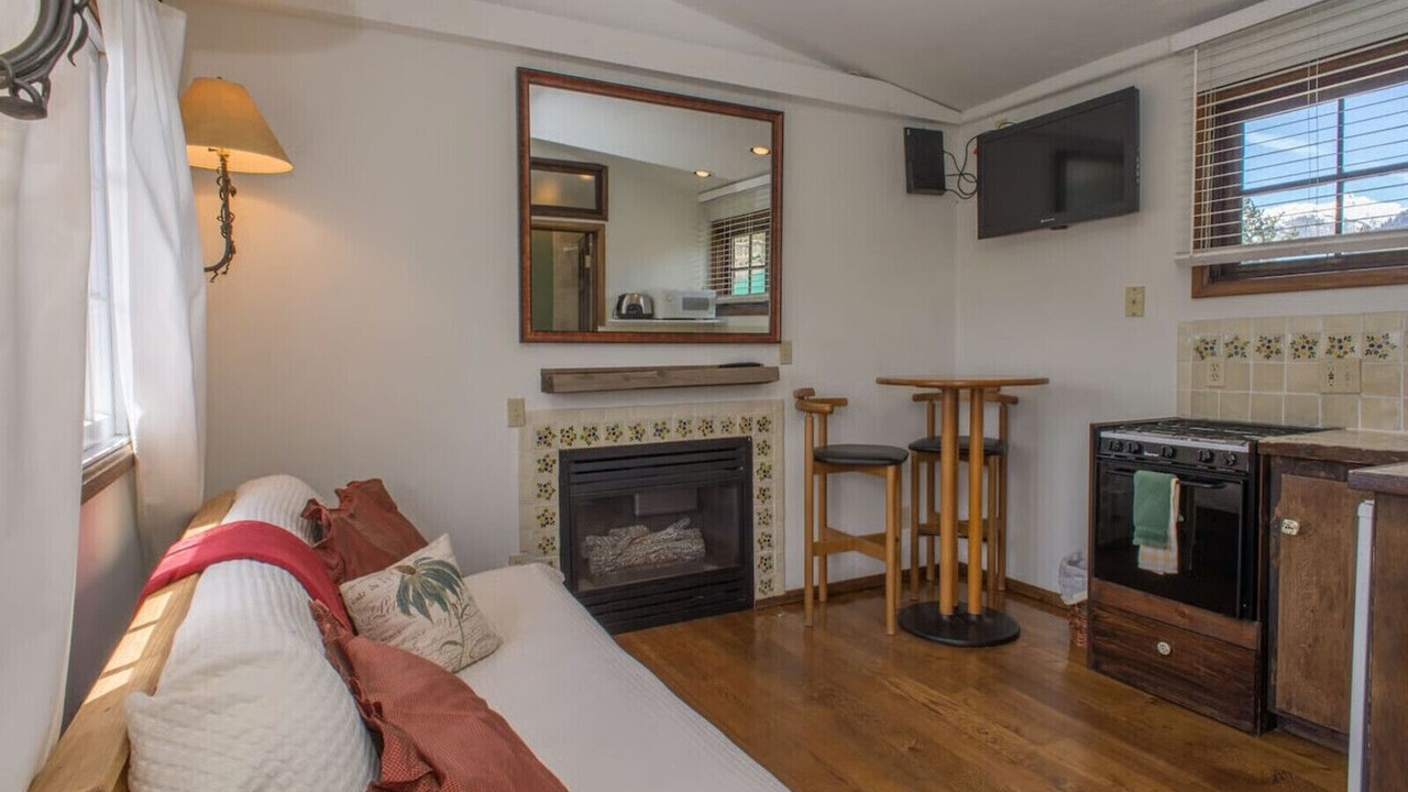Photo of Bedroom in Twin Lakes