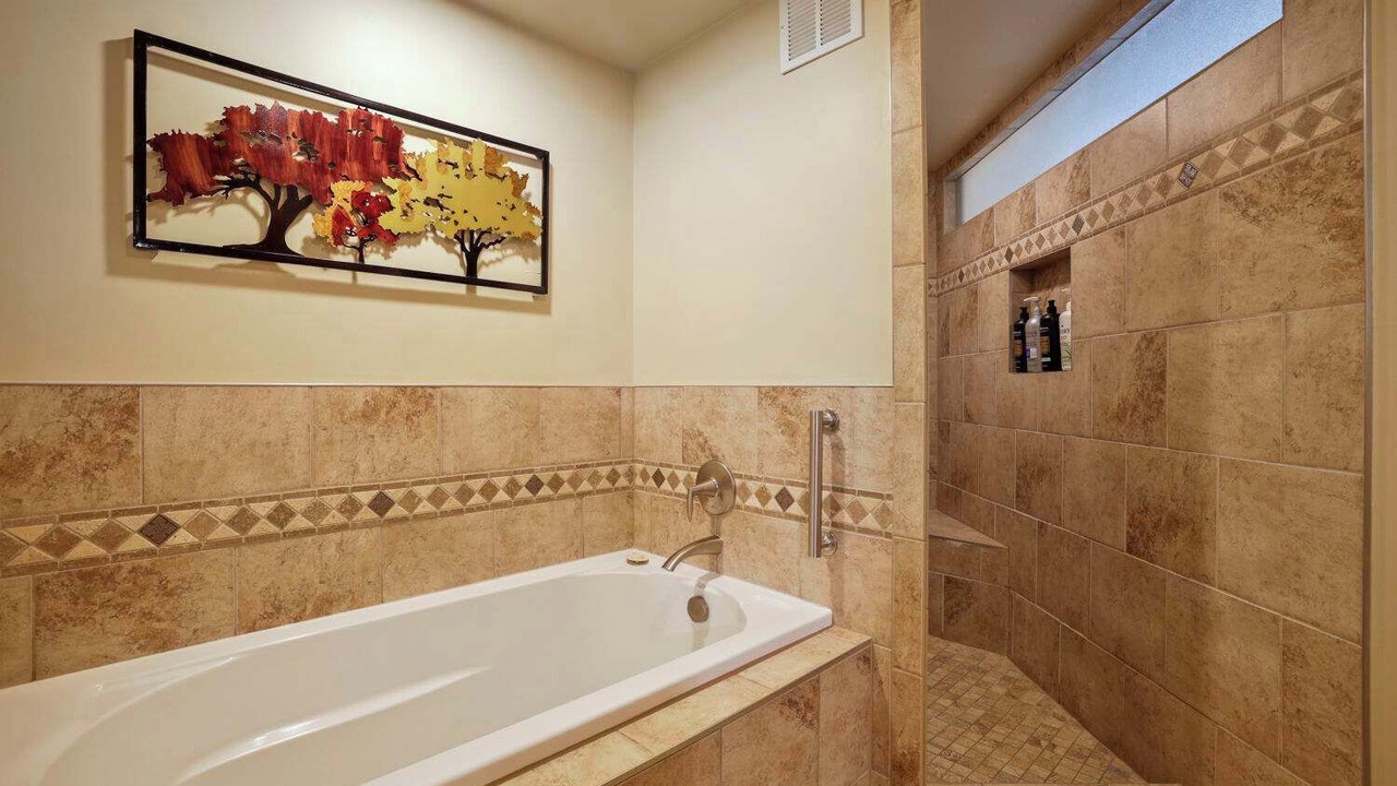 Photo of Bathroom in Peak 9