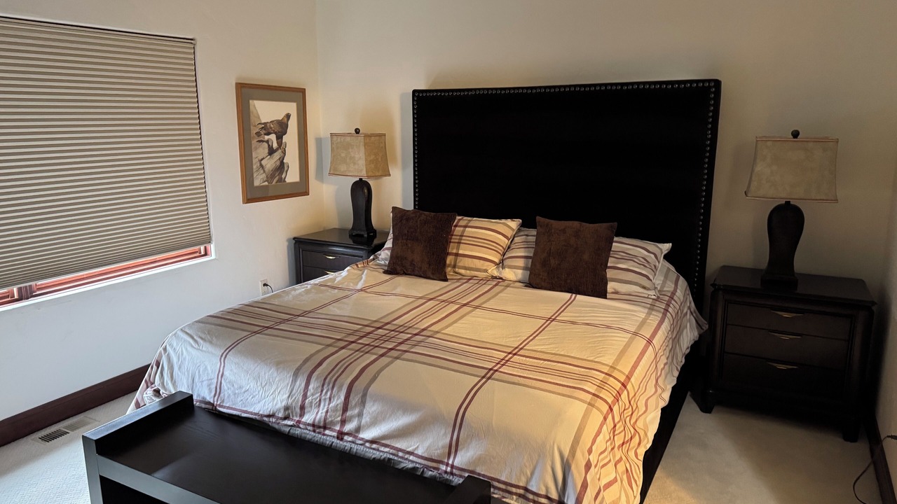 Photo of Bedroom in Aspen Glen