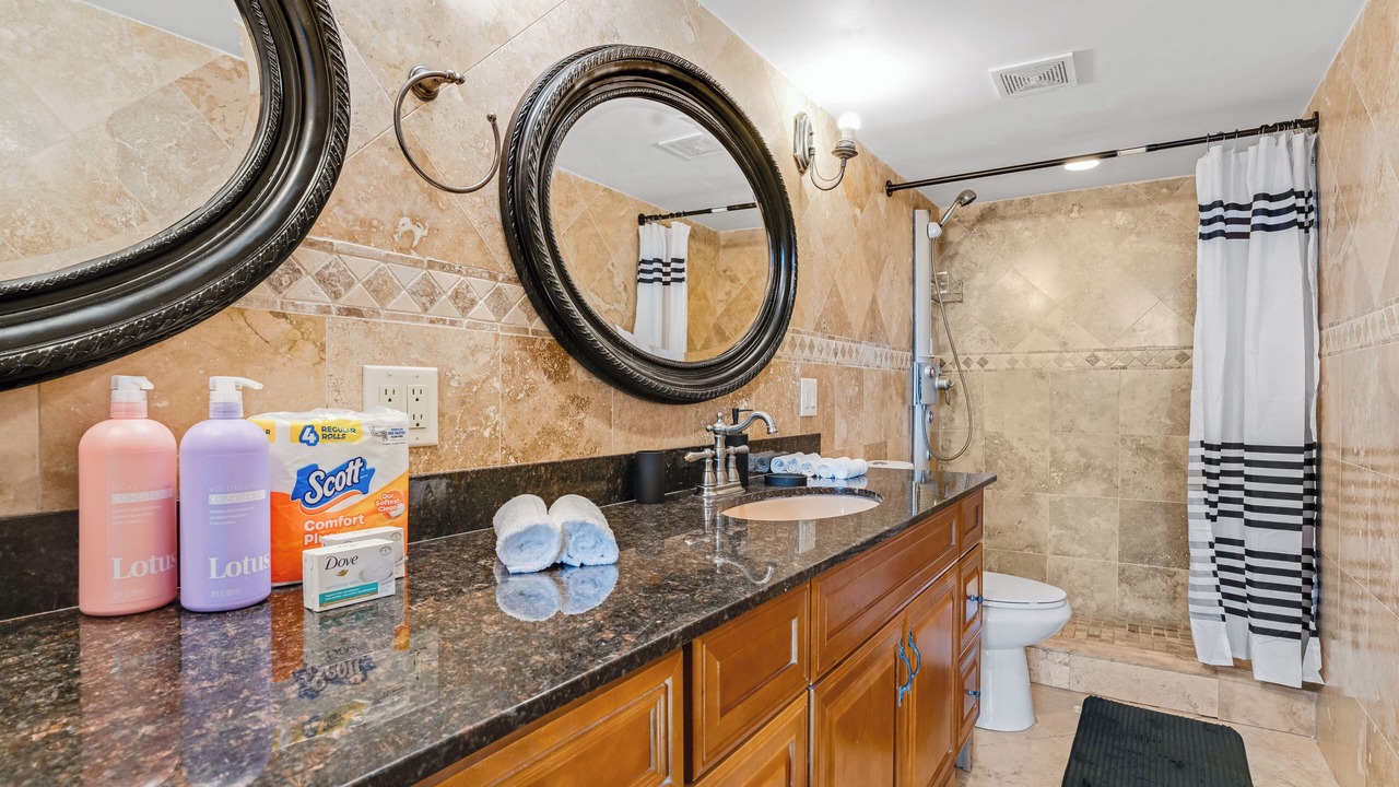 Photo of Bathroom in Galt Mile