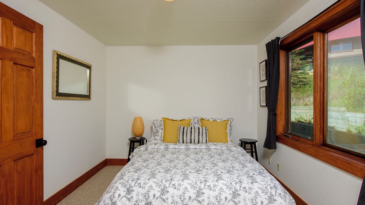 Photo of Bedroom in Crested Butte South