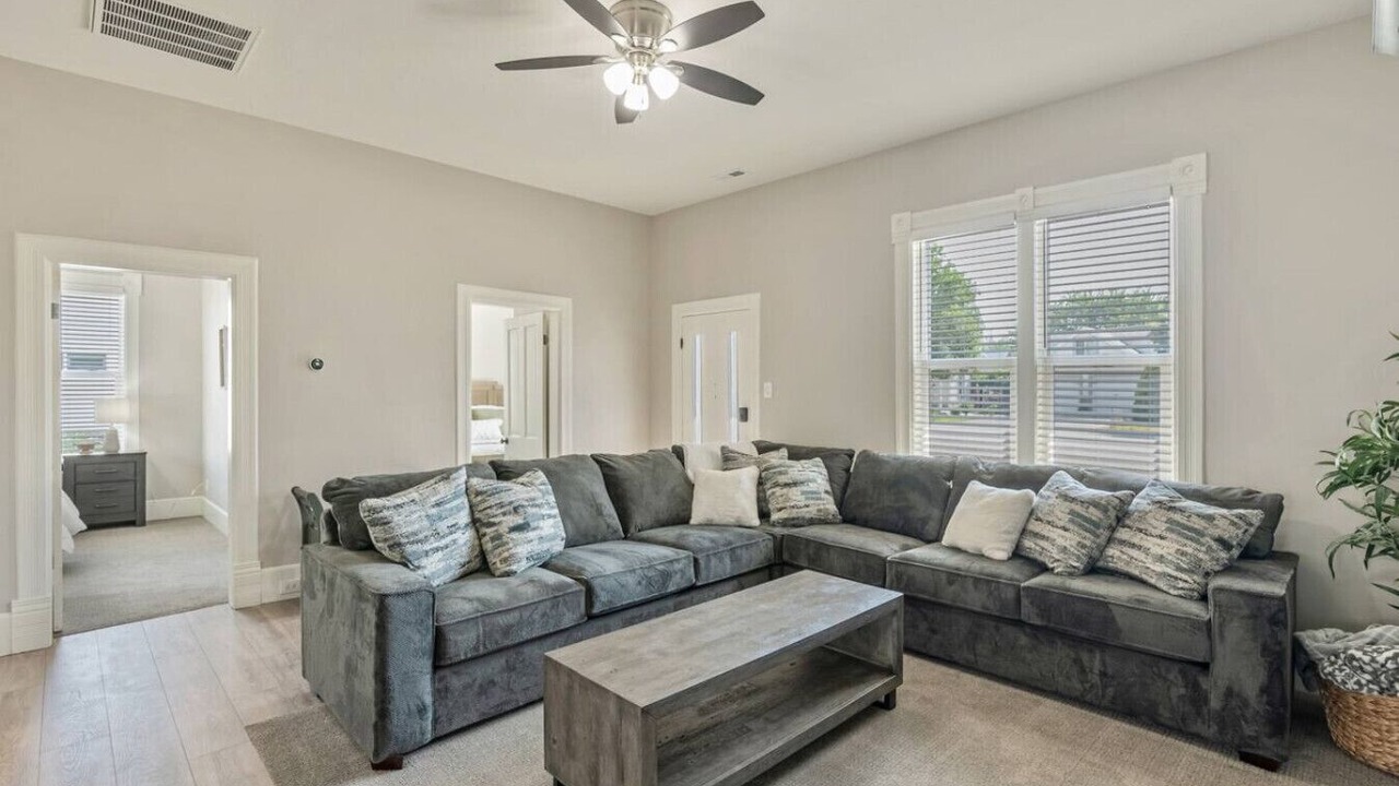 Photo of Livingroom in Lehi