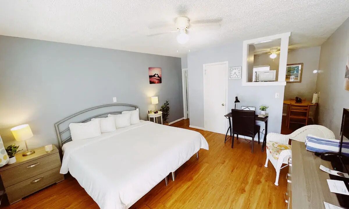 Photo of Bedroom in Lauderdale-by-the-Sea