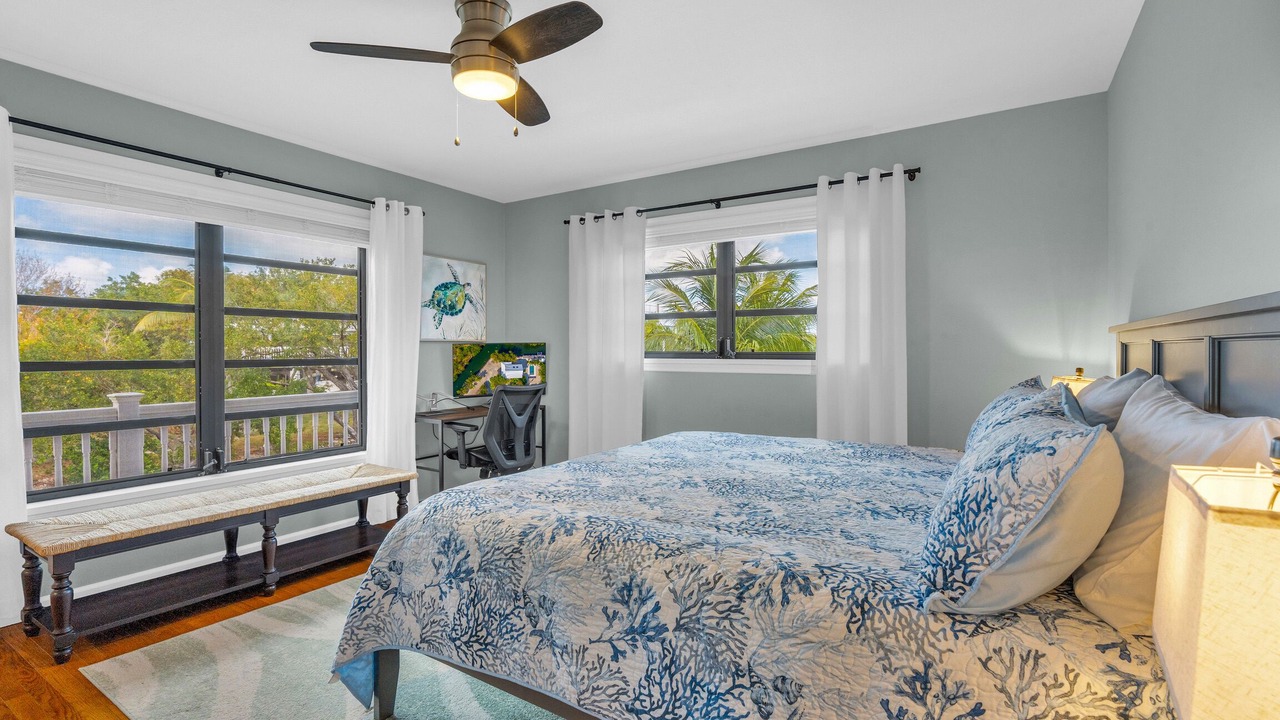 Photo of Bedroom in Doctor's Arm