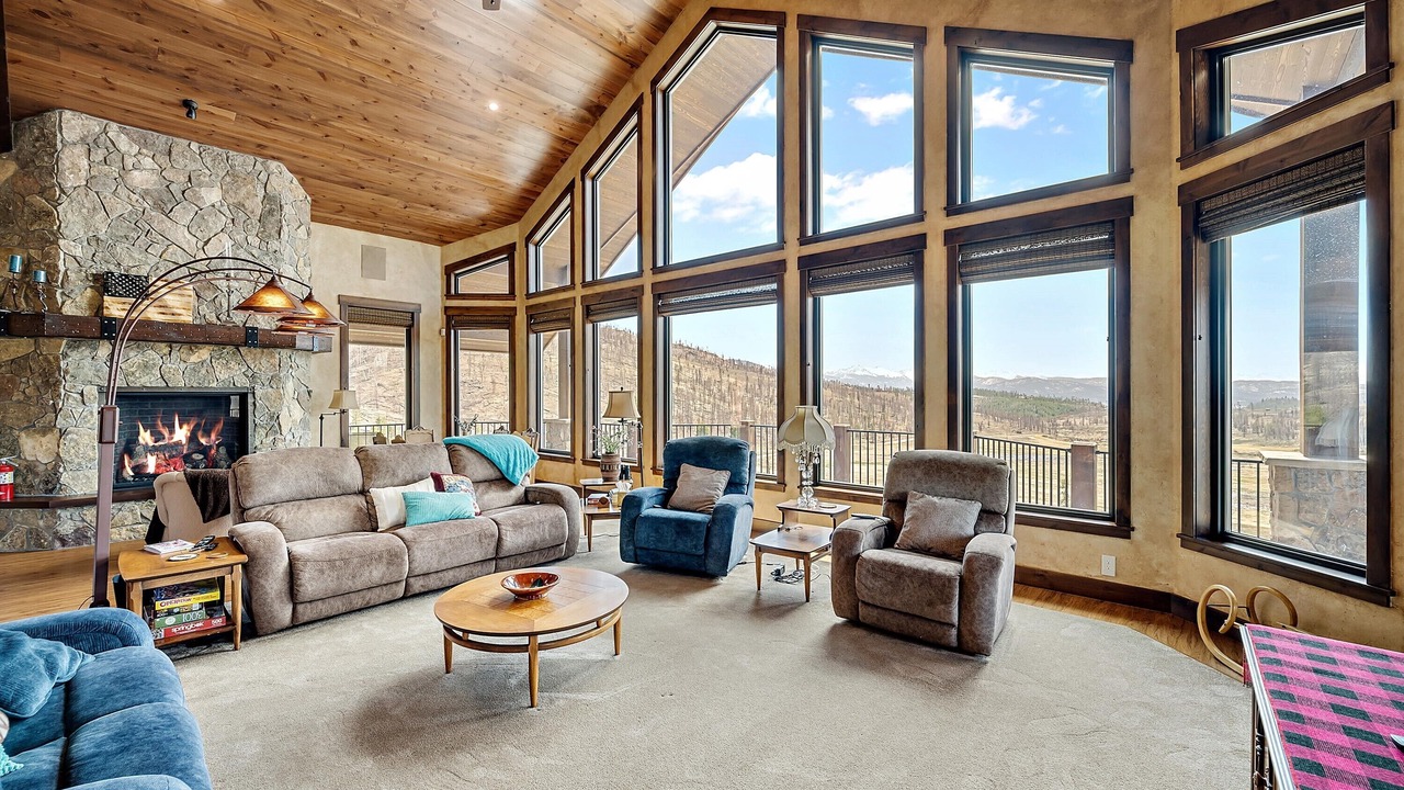 Photo of Livingroom in Grand Lake