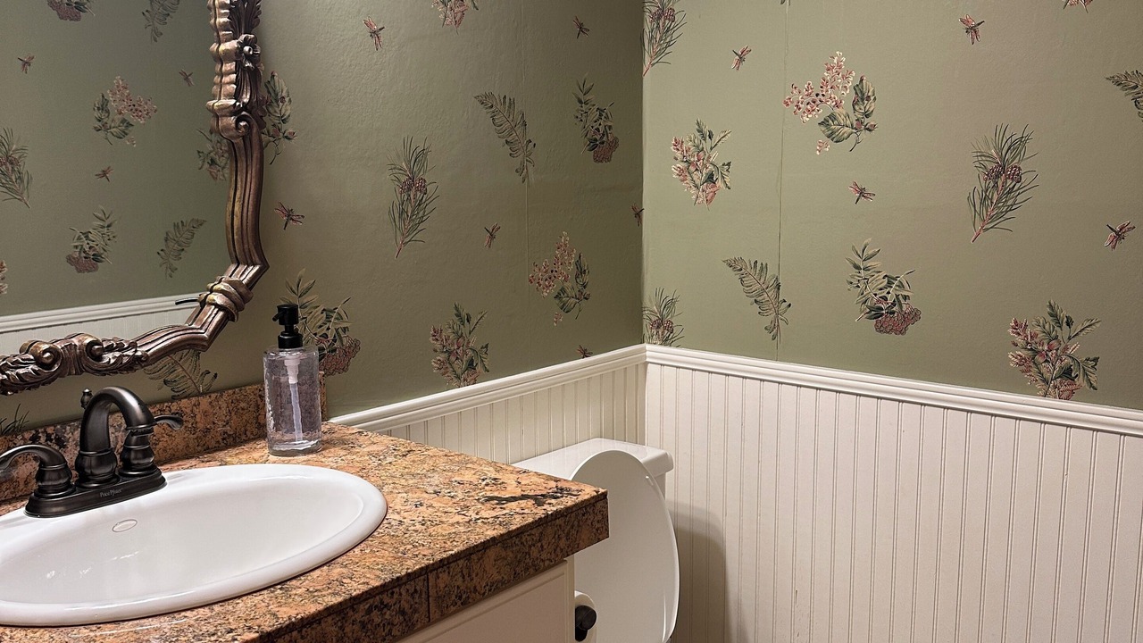 Photo of Bathroom in Peak 9