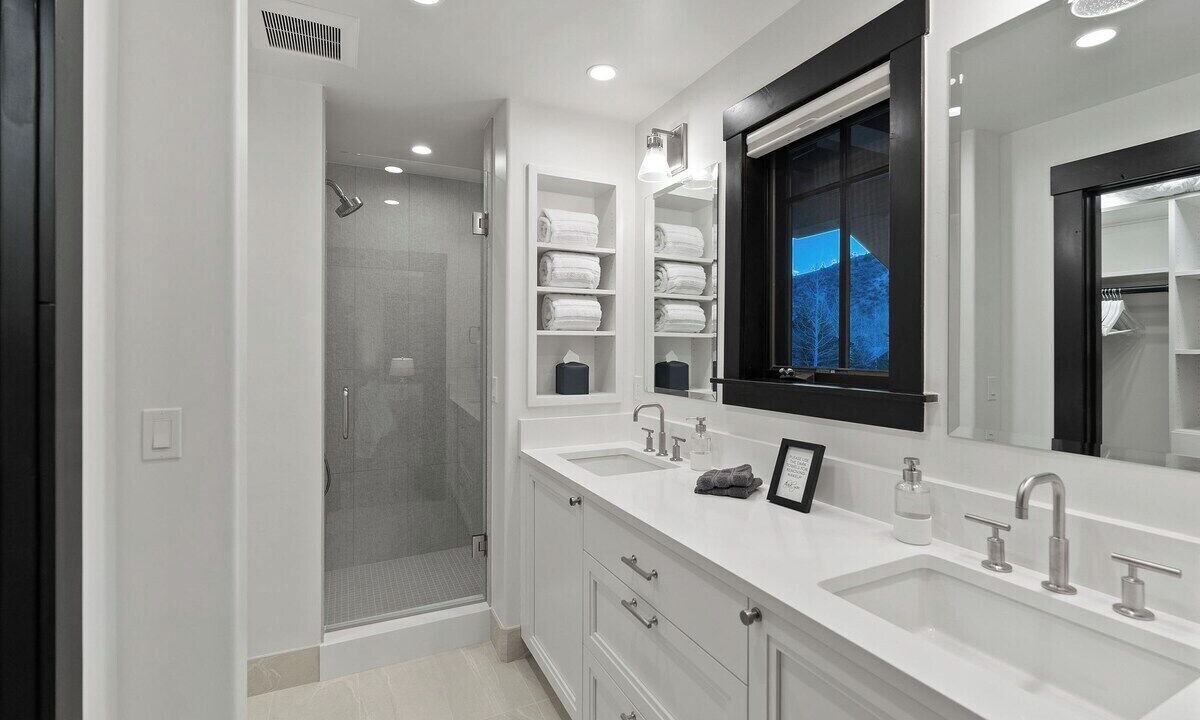 Photo of Bathroom in Edwards