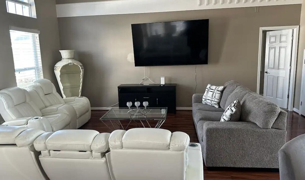 Photo of Livingroom in Lake Davenport Estates
