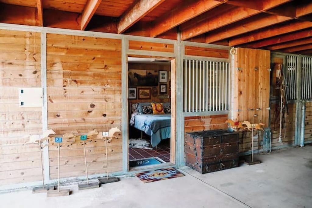 Photo of Bedroom in Midway