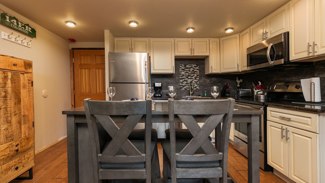Photo of Kitchen in Peak 9