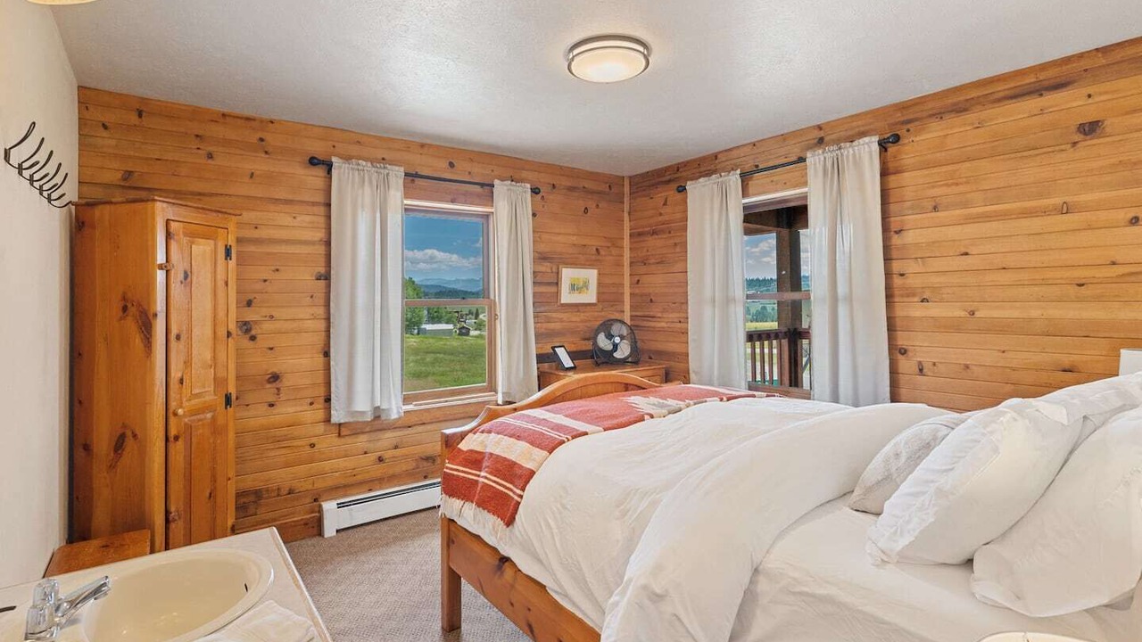 Photo of Bedroom in Clark