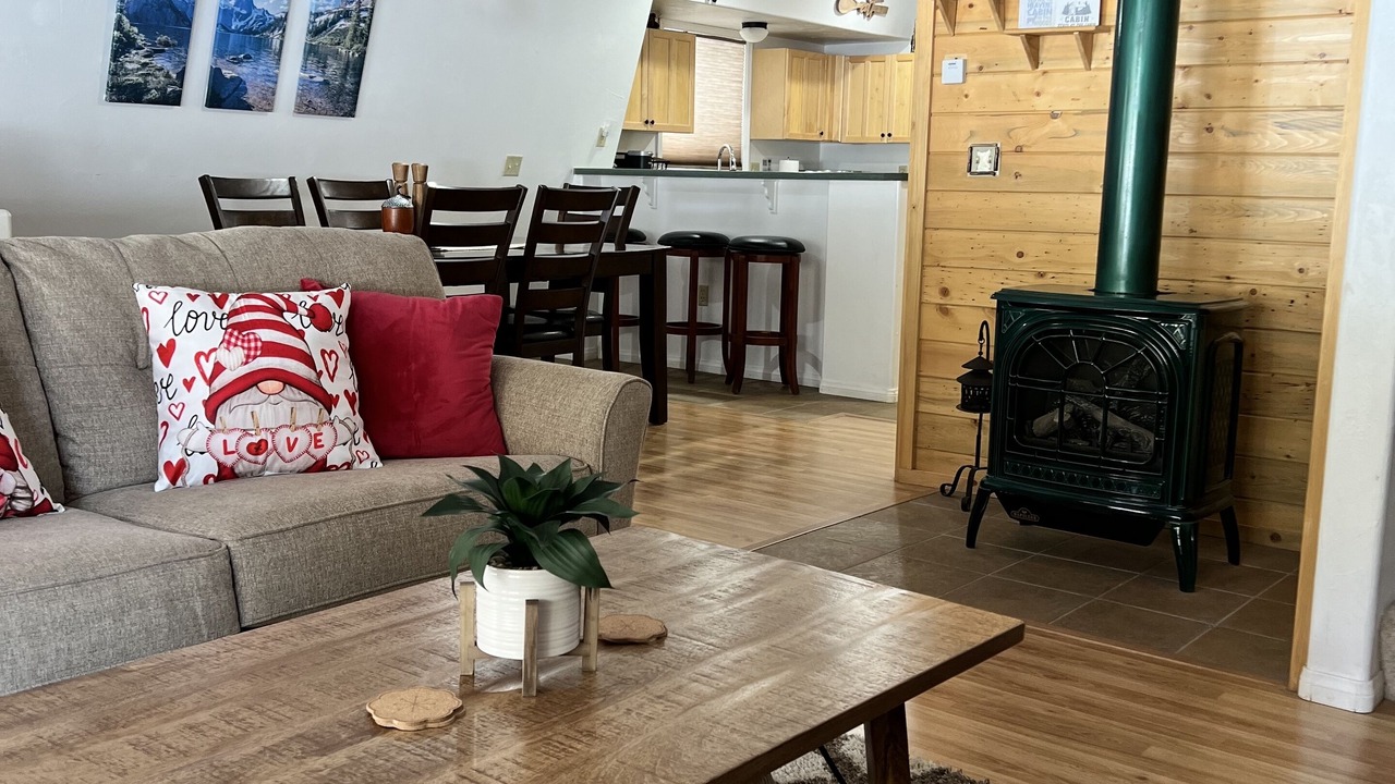 Photo of Livingroom in Meadow View Heights
