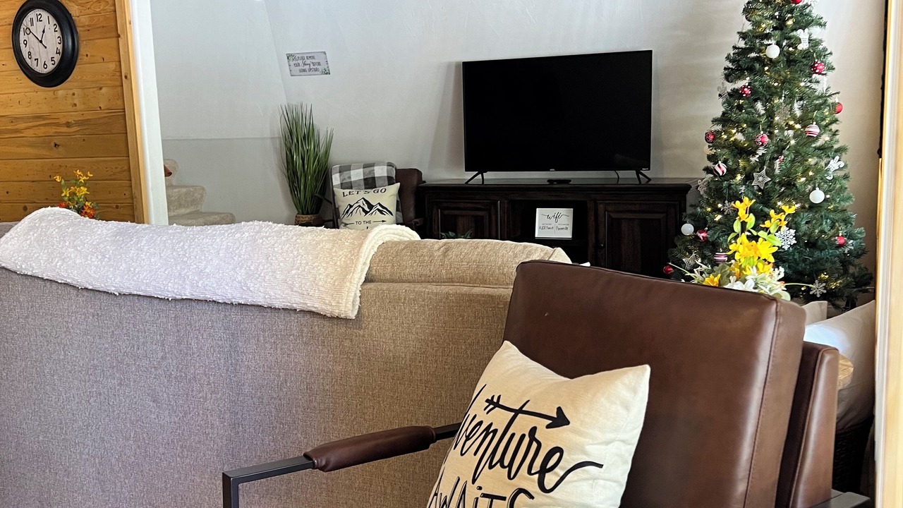 Photo of Livingroom in Meadow View Heights